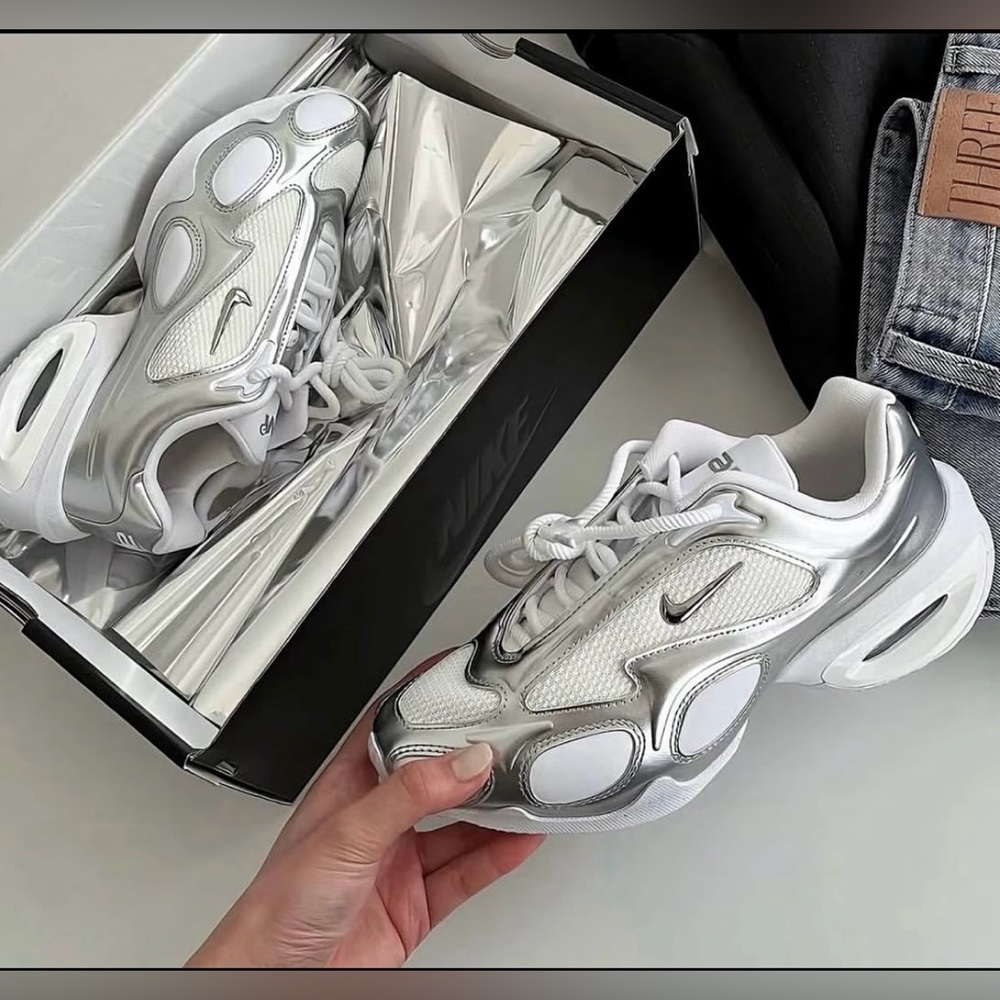 Nike 💅✨ Air Max Muse Y2K Runner White Metallic Silver Shoes FV1920-100 7.5 9 9.5 - Picture 3 of 14